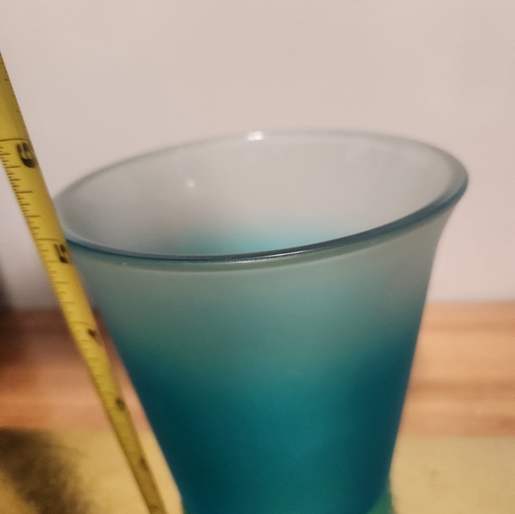 Calming blue ombre plant holder vessel glass pot - Picture 4 of 6